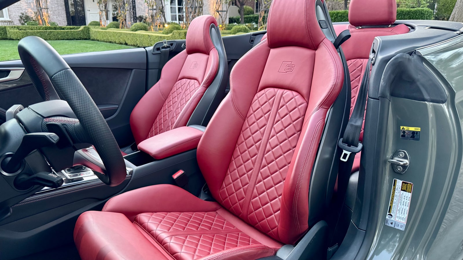 Red quilted seats of the Audi S5 Cabriolet