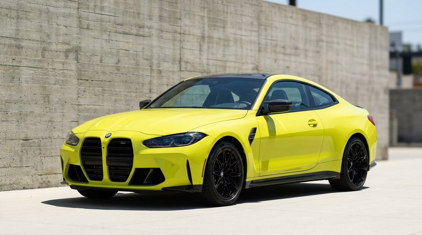 Yellow BMW M4, photo 1 of 6