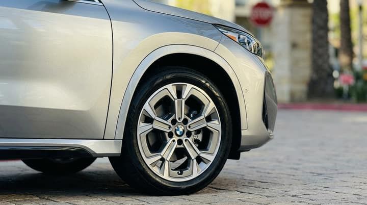 Silver BMW X1 rental in Los Angeles — photo 3