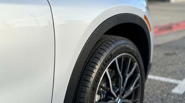 White BMW X2 rental in Los Angeles — photo 3