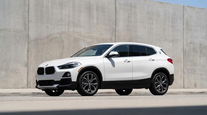 White BMW X2