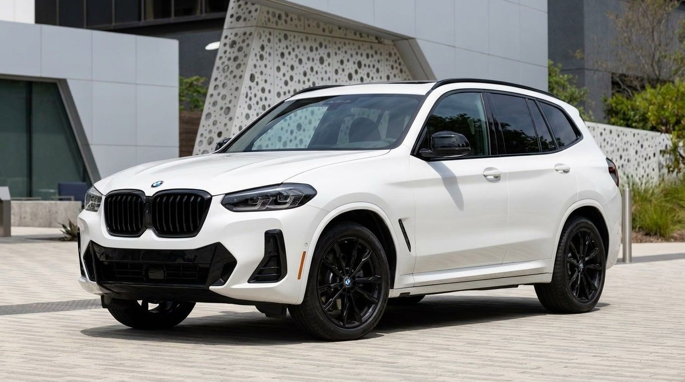White BMW X3, photo 1 of 6