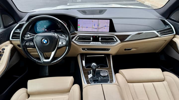 White BMW X5 rental in Los Angeles — photo 4