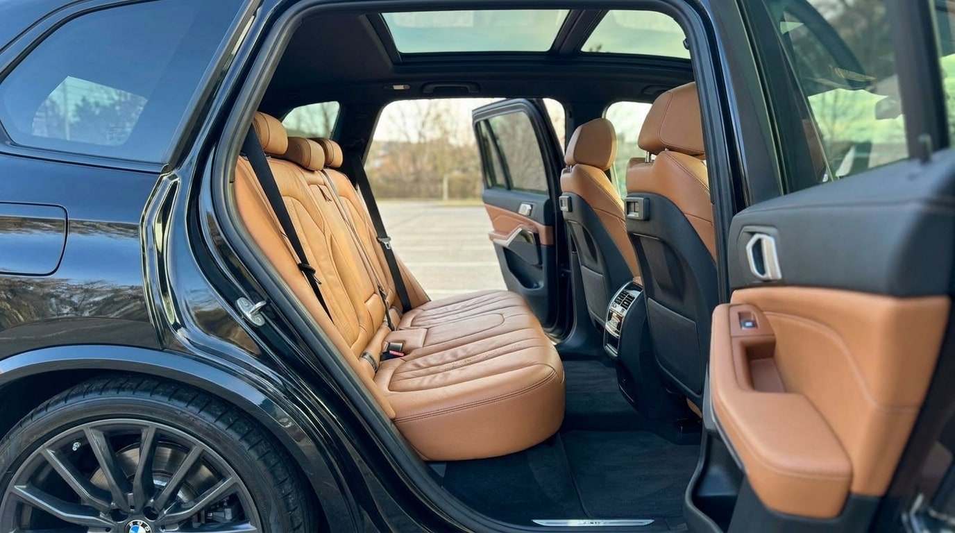 Rear bench of the BMW X5 in cognac leather