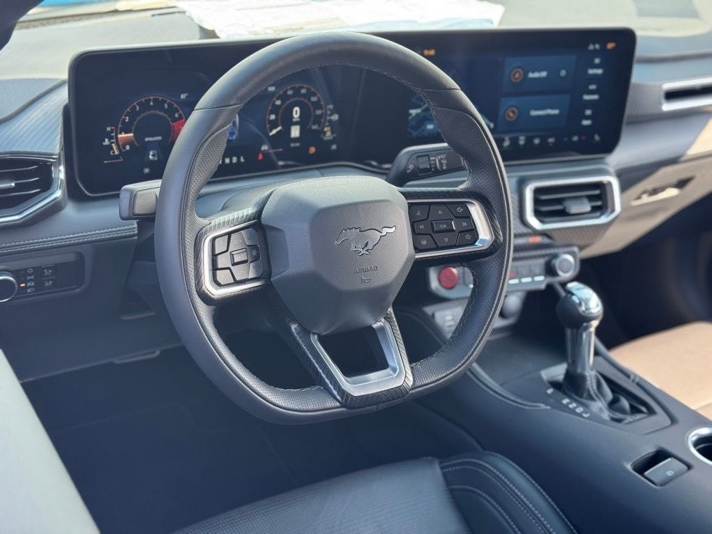 Dashboard and digital instruments of the Ford Mustang