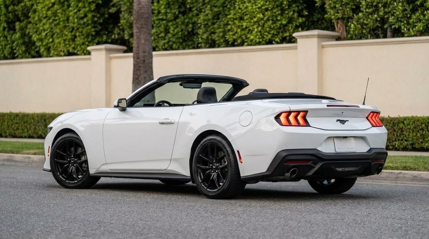 White Ford Mustang, photo 2 of 2