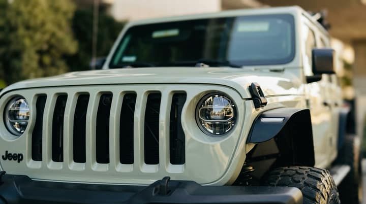 Sage Green Jeep Wrangler rental in Los Angeles — photo 3