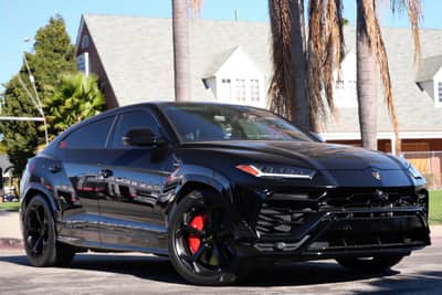 Lamborghini Urus Black rental in Los Angeles