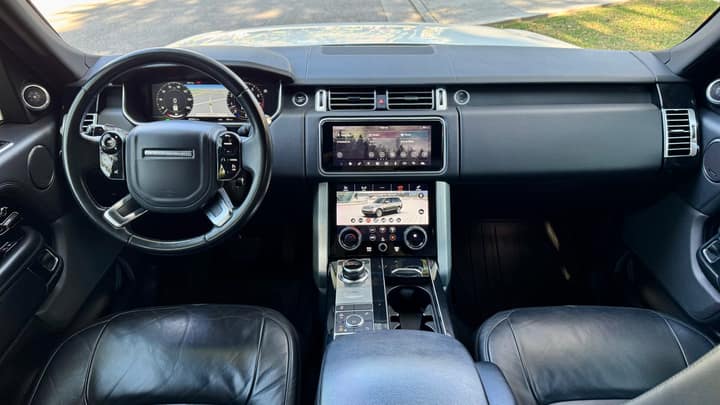White Land Rover Range Rover rental in Los Angeles — photo 4