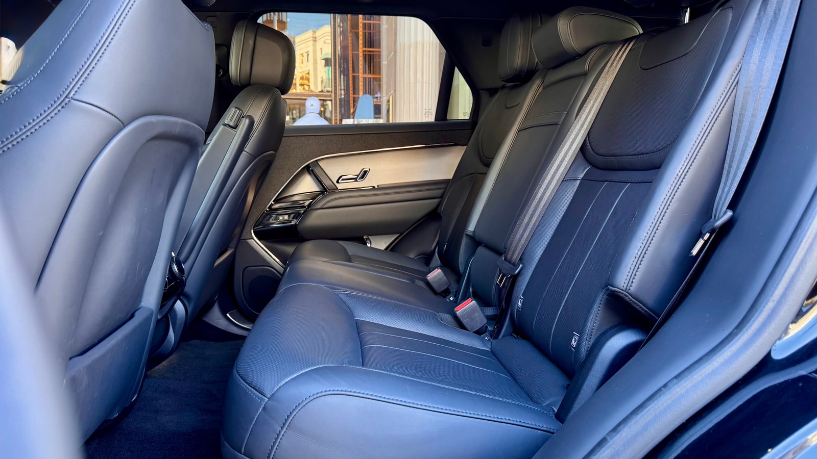 Rear seats of the Range Rover Sport in black leather
