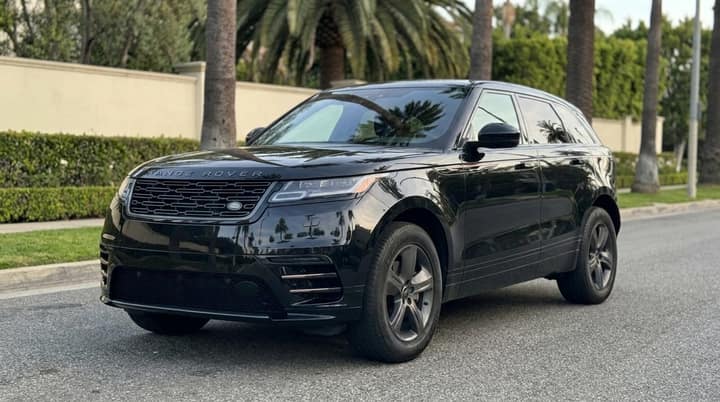 Black Land Rover Range Rover Velar
