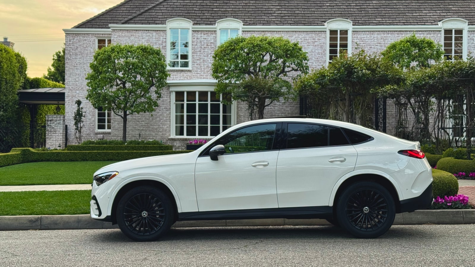 White Mercedes GLC Coupé in profile