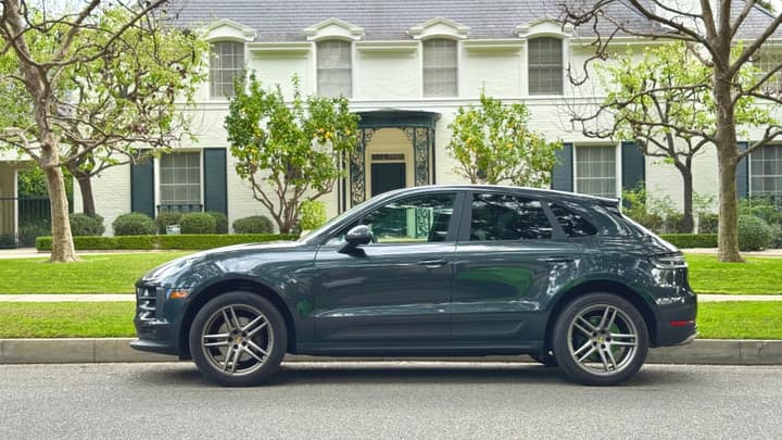 Grey Porsche Macan rental in Los Angeles — photo 3