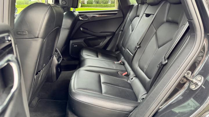 Grey Porsche Macan rental in Los Angeles — photo 5