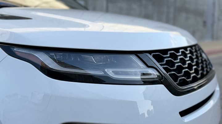 White Land Rover Range Rover Evoque rental in Los Angeles — photo 3