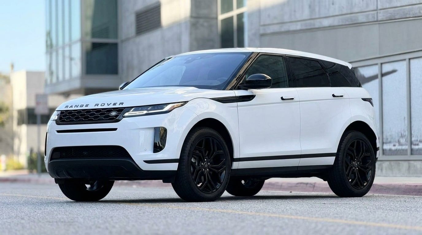 White Land Rover Range Rover Evoque, photo 1 of 3