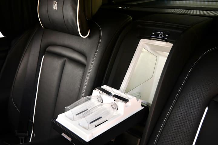 Confetti, Champagne and the Wedding Car Deposit