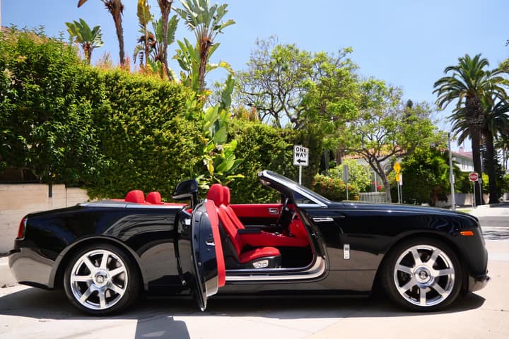 Rolls-Royce Dawn rental in Los Angeles — photo 2