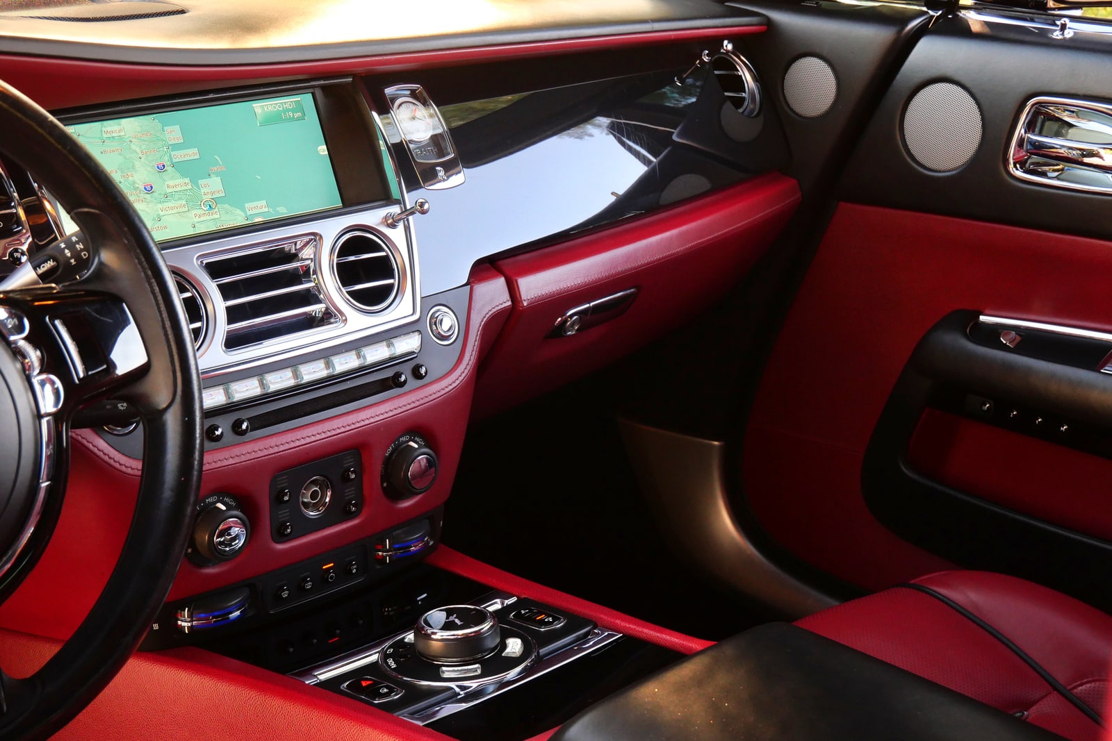 Dashboard and instrument binnacle of the Rolls-Royce Wraith in red leather
