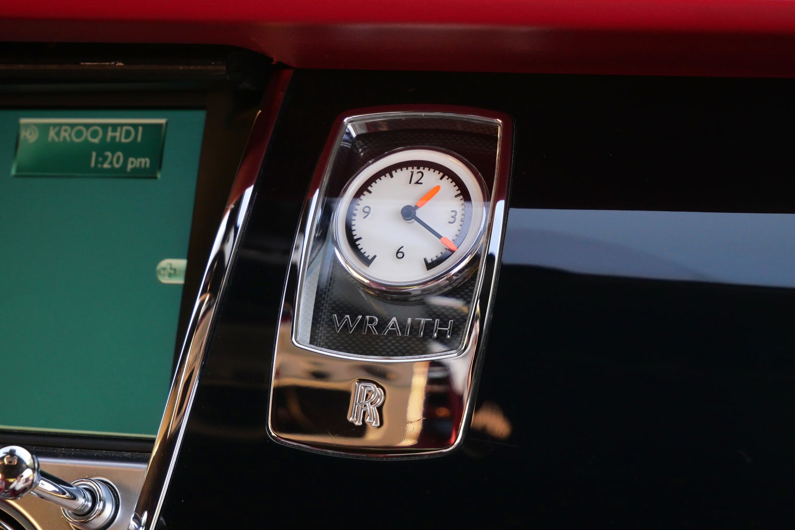 WRAITH gear selector and analogue clock on the centre console
