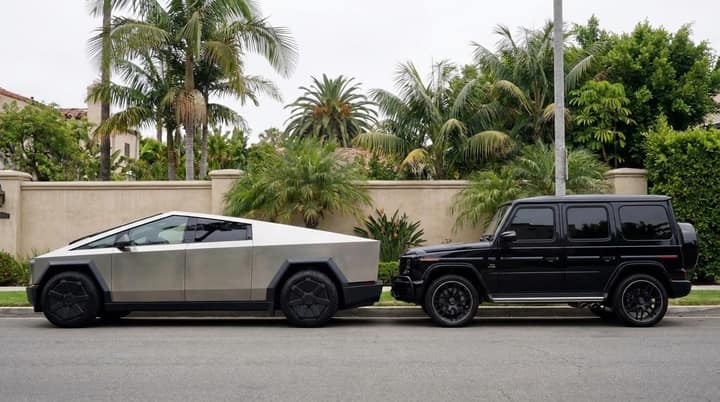 Cybertruck vs G-Wagon: Two Ways to Be Looked At in Los Angeles
