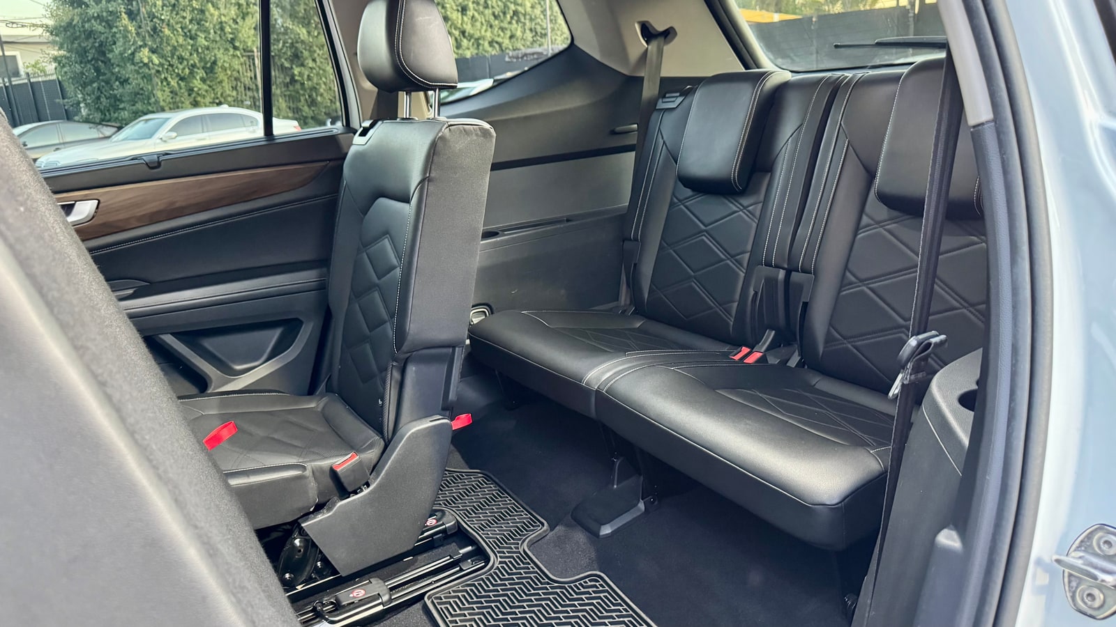 Second and third row seats of the Volkswagen Atlas