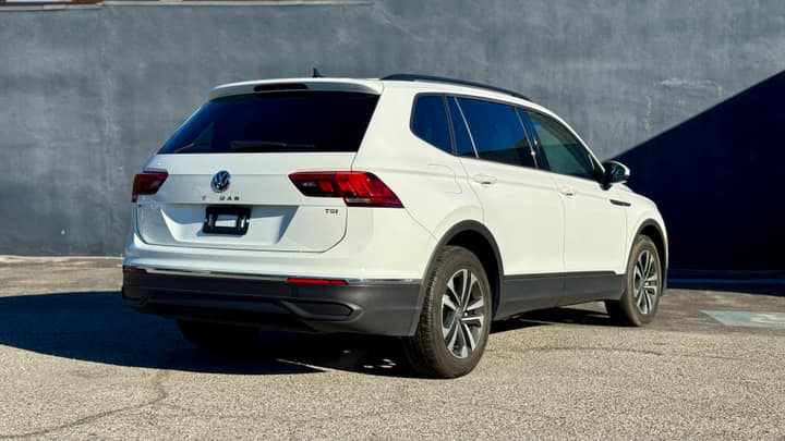 White Volkswagen Tiguan rental in Los Angeles — photo 2